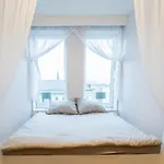 Space Apartment *